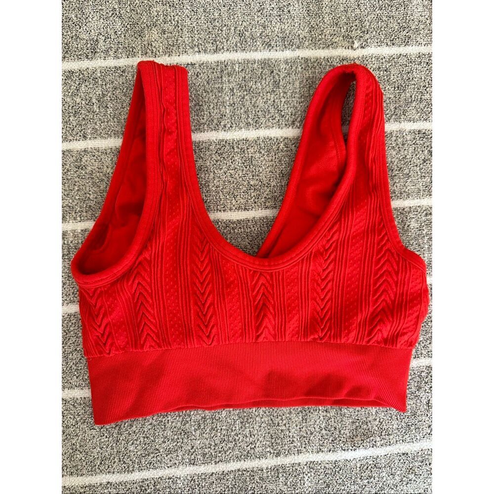 🌸 Aerie Red Textured Sports Bra With Removable Padding Size Small NWOT - Picture 3 of 3